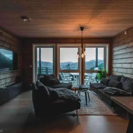 Oppgradert I Trastolen Skulestadmo